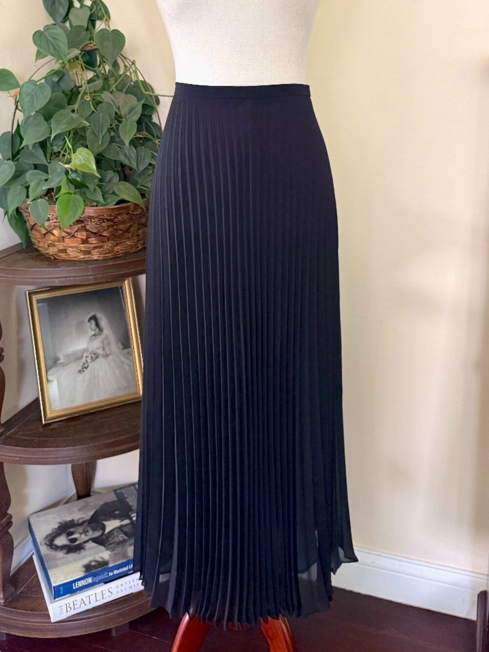 Vintage 90s Jones New York Black Pleated Chiffon Maxi Skirt sz 8